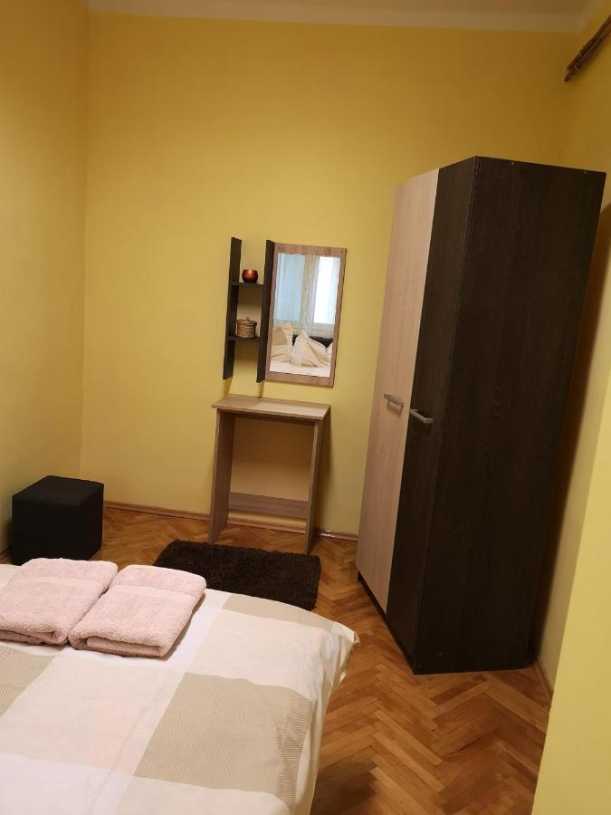 Veva Apartman - Eger Maganszallashely Buitenkant foto