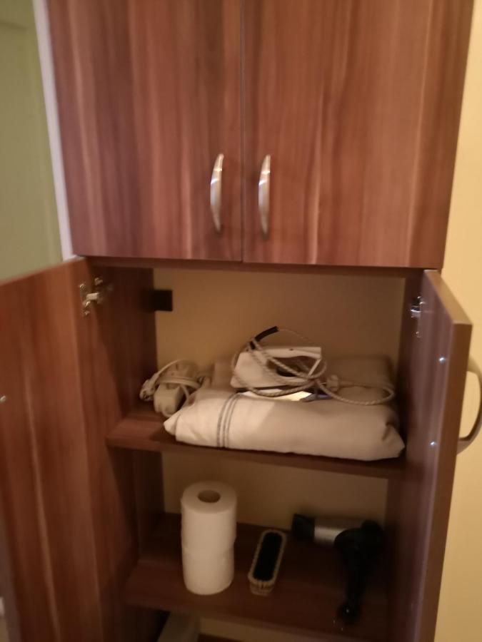 Veva Apartman - Eger Maganszallashely Buitenkant foto