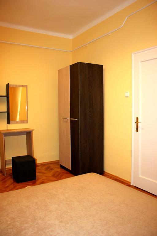 Veva Apartman - Eger Maganszallashely Buitenkant foto