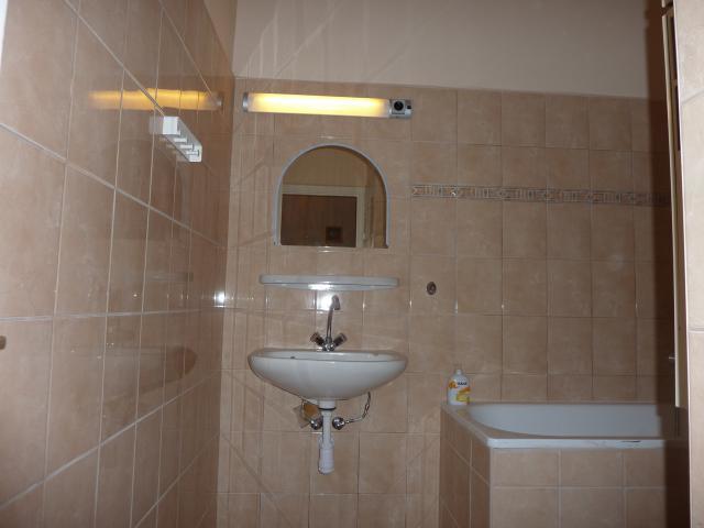 Veva Apartman - Eger Maganszallashely Buitenkant foto